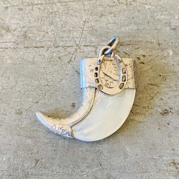 ♥️ Gypsy Silver ♥️ Sterling Silver & MOP Hand Stamped Horseshoe Pendant - Picture 2 of 7